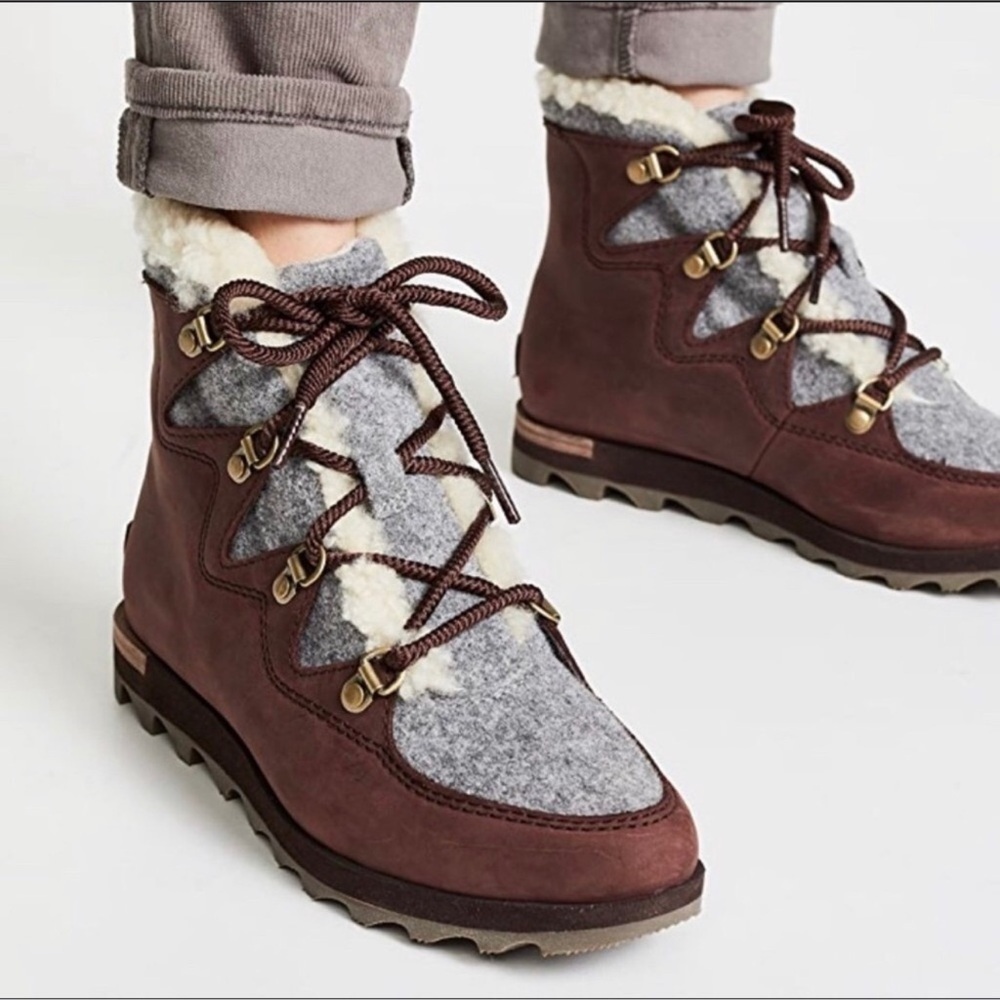 SOREL-Alpine Red Leather Booties women’s size 9
